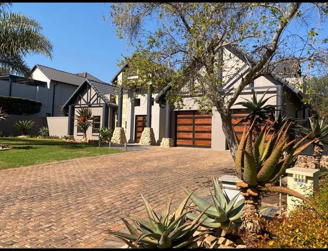 4 BEDROOM HOUSE FOR SALE IN MIDSTREAM ESTATE